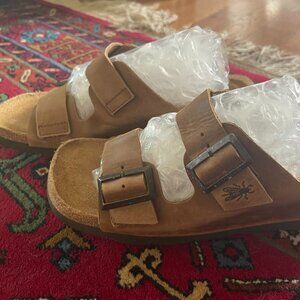 Fly London Women's Caja Fly Leather Slide Sandals size 38 / 7.5.